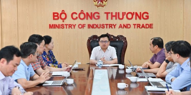 Bộ Công Thương đẩy mạnh tuyên truyền sử dụng năng lượng tiết kiệm và hiệu quả