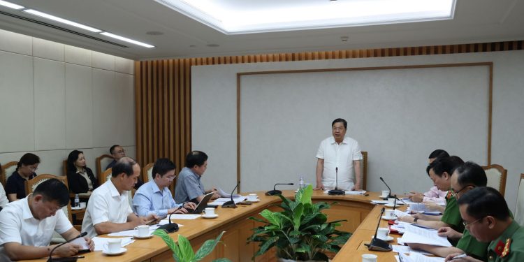 Phó Thủ tướng Thường trực Phạm Gia Túc làm việc với Bộ Công Thương về tình hình triển khai Nghị quyết 57/NQ-TW