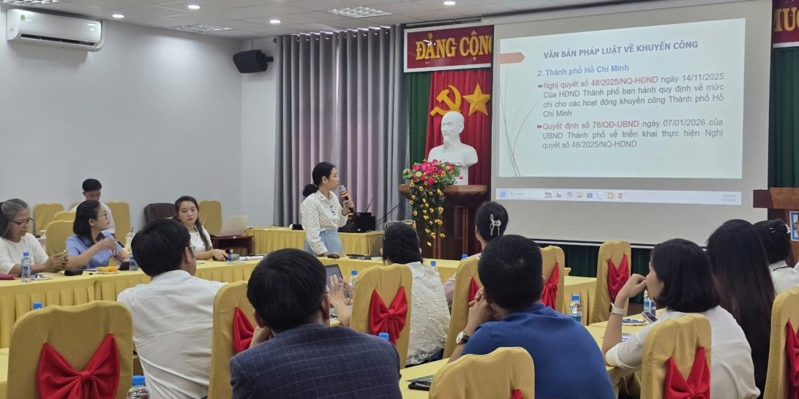 Bà Lê Thị Phi Nga đã trình bày về chính sách khuyến công