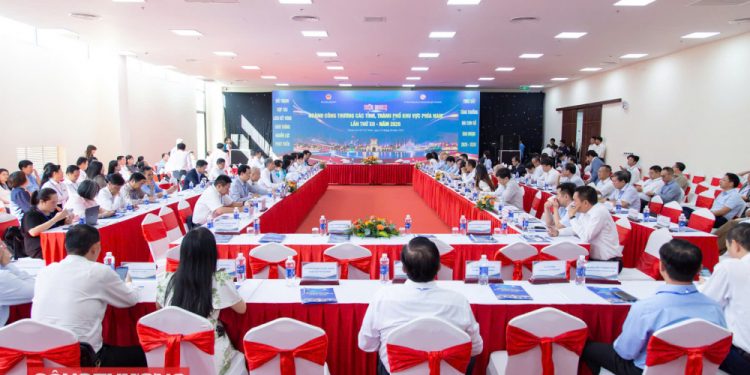 Sản xuất công nghiệp khu vực phía Nam giữ vững đà tăng trưởng